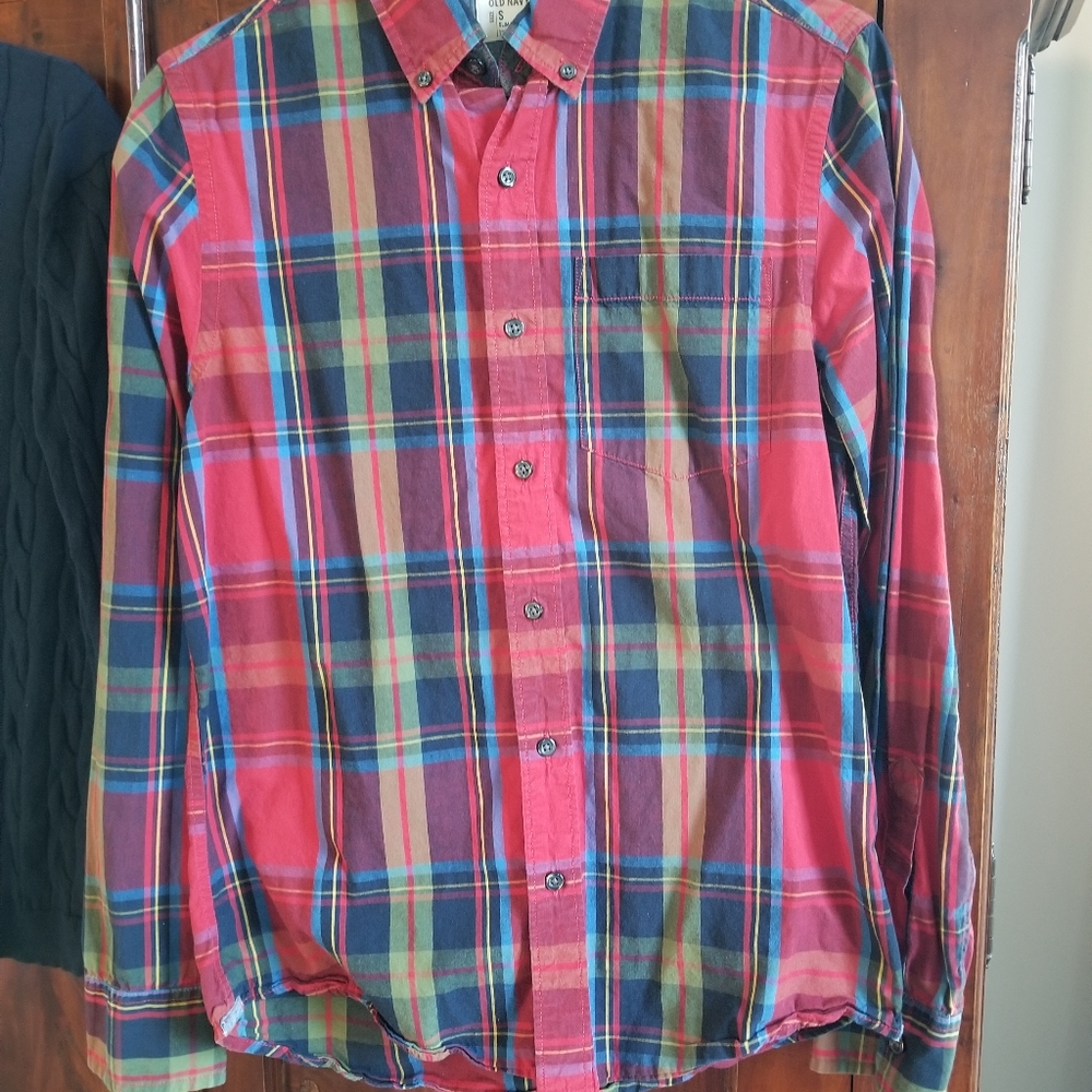 Old Navy men's size small, slim cut button down.